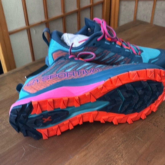 Womens LA sportive shoes - Picture 3 of 4